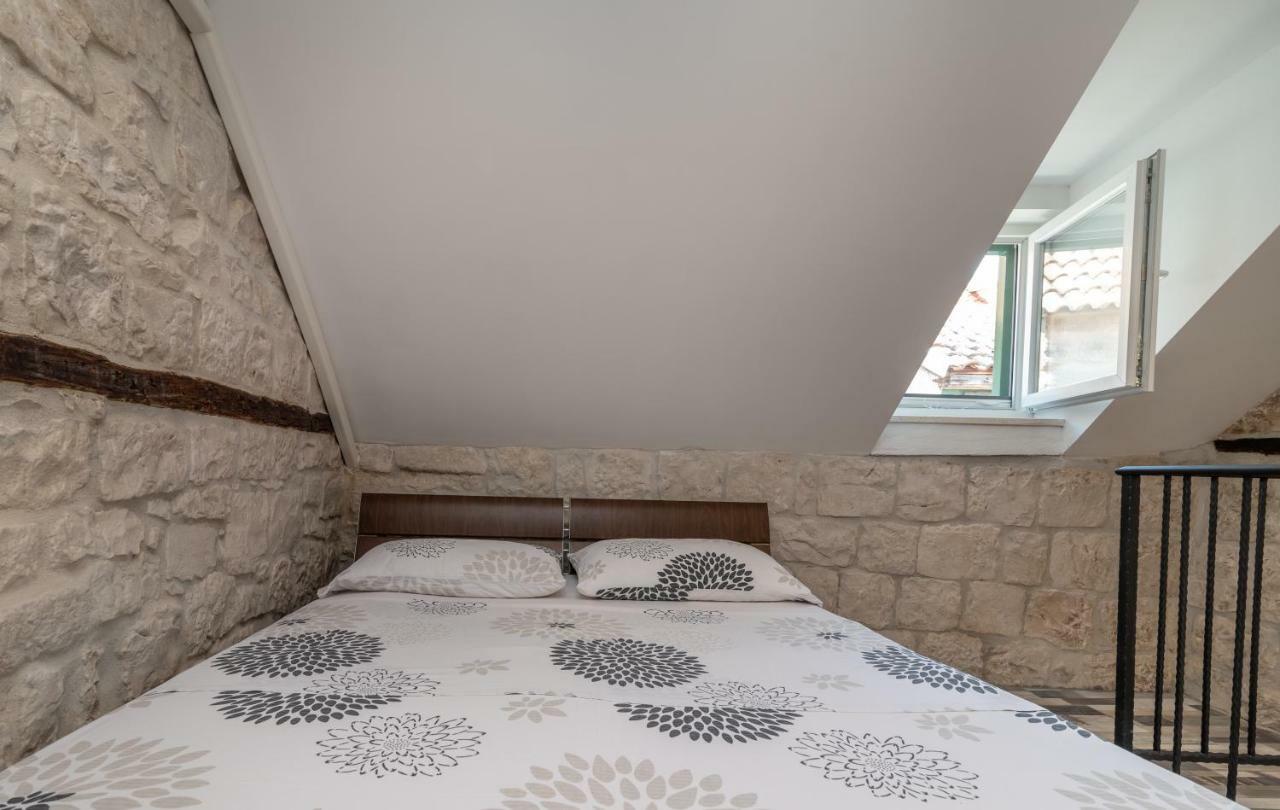 Apartman Skuribanda Трогир Экстерьер фото